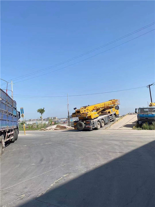 和龙市25吨吊车的租赁价格大概是多少？